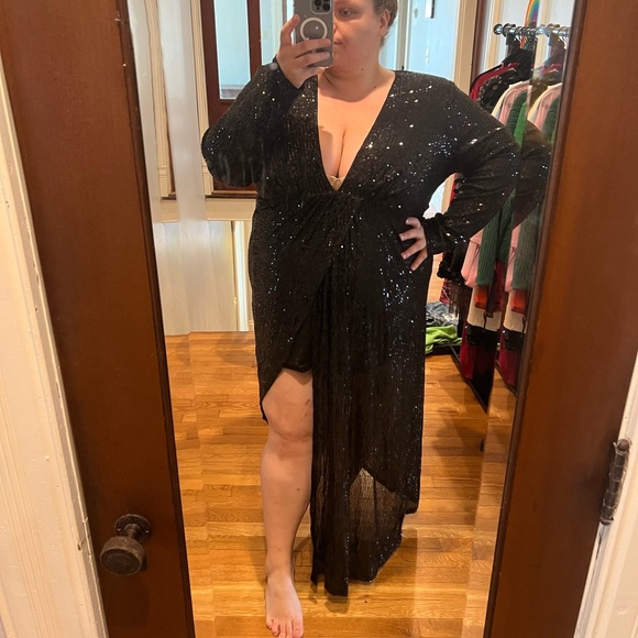 Plus sequin wrap plunge maxi dress - Picture 2 of 4